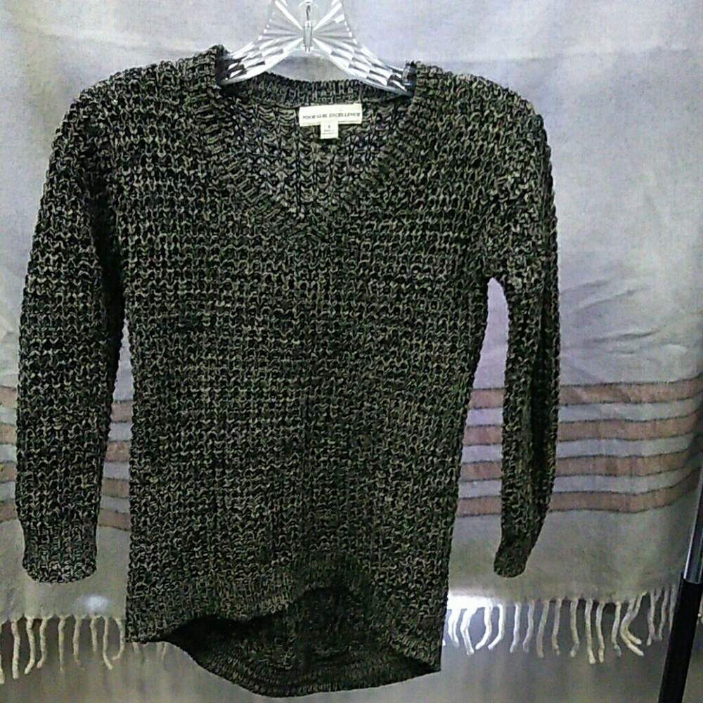 Girl's sweater